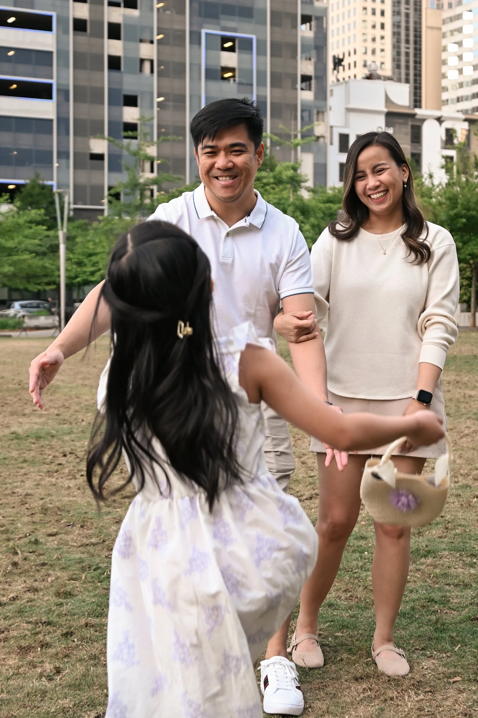 Their daughter runs toward Jessica and Jet with open arms